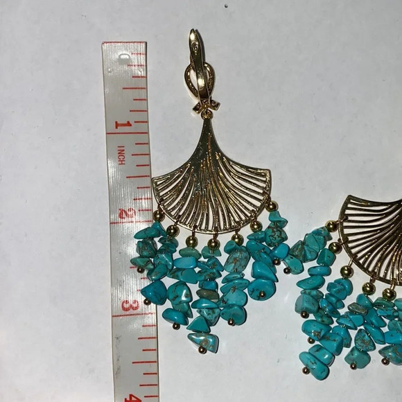 Turquoise stone chip statement earrings - Picture 6 of 9